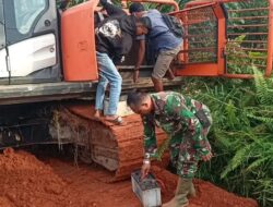 Operator Alat Berat Mengaku Senang Bisa Kerja Bareng Satgas TMMD ke 120 Kodim 1015/Sampit