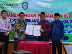 Dinas Pemberdayaan Masyarakat dan Desa (DPMD) Kabupaten Kotawaringin Timur resmi menandatangani perjanjian kerjasama dengan PT Bank Kalteng dalam rangka mengintegrasikan aplikasi Sistem Keuangan Desa (Siskeudes) dengan CMS (Cash Management System) Corporate milik Bank Kalteng. Perjanjian ini diharapkan dapat membawa perubahan signifikan dalam pengelolaan keuangan desa yang lebih transparan dan akuntabel.