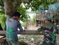 Anggota satgas TMMD ke 123 ,Rangkai Besi Untuk Pembuatan Cakar Ayam dan Pengecoran Jalan