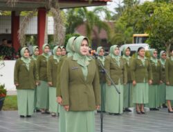 Ketua Persit KCK Kodam XII/Tpr Pimpin Ziarah Ke TMP Batarung Dalam Rangka HUT Persit KCK Ke- 79