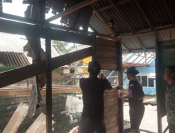 Sasaran Rumah Tidak Layak Huni (RTLH) Mulai Di Bongkar Satgas TMMD ke 123 Kodim 1015/Sampit