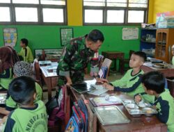 Babinsa Koramil 1015-03/MB Ketapang Dampingi Pelaksanaan Makan Bergizi Gratis