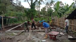 Gotong Royong Satgas TMMD dan Warga Bangun Rumah Layak Huni di Aceh Tengah