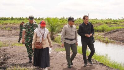 Dukung Program Swasembada Pangan, Komandan Kodim 1015/Sampit Dampingi Tim Pengawas Cetak Sawah Rakyat (CSR) Kementan RI.