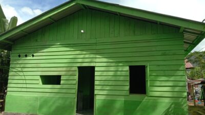 TNI dan Warga Bergotong Royong Rampungkan Rumah RTLH di Desa Rotih