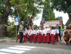 Fokus Pejalan Kaki, Satlantas Polres Malang Benahi Zebra Cross di Operasi Zebra Semeru