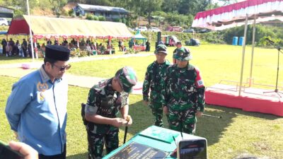 Penutupan TMMD Ke-126 di Aceh Tengah Diwarnai Pemberian Bantuan untuk 15 Warga Kurang Mampu