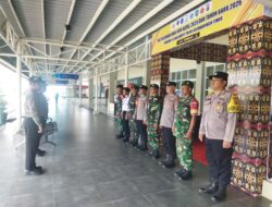 Dukung Keamanan Dan Kenyamanan, Personil Kodim 1015/Sampit Bersinergi Jaga Pos Pengamanan Nataru 2026.